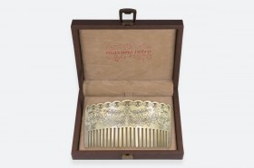 JUEGO PEINETAS CON ESTUCHE ADPN009 BR, ACABADO BRONCE OXI MATE, DE LA COLECCIÓN MÁXIMO BETRO.