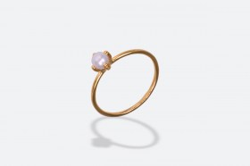SORTIJA PLATA DE LEY 925 5572 OP, ACABADO EN ORO BRILLO DE 3 MICRAS DE ORO DE 24 KT, PERLA NATURAL.